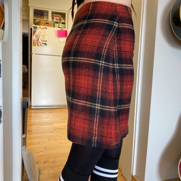 Red Plaid Academia Mini Skirt - Nevada brand - Picture 3 of 7